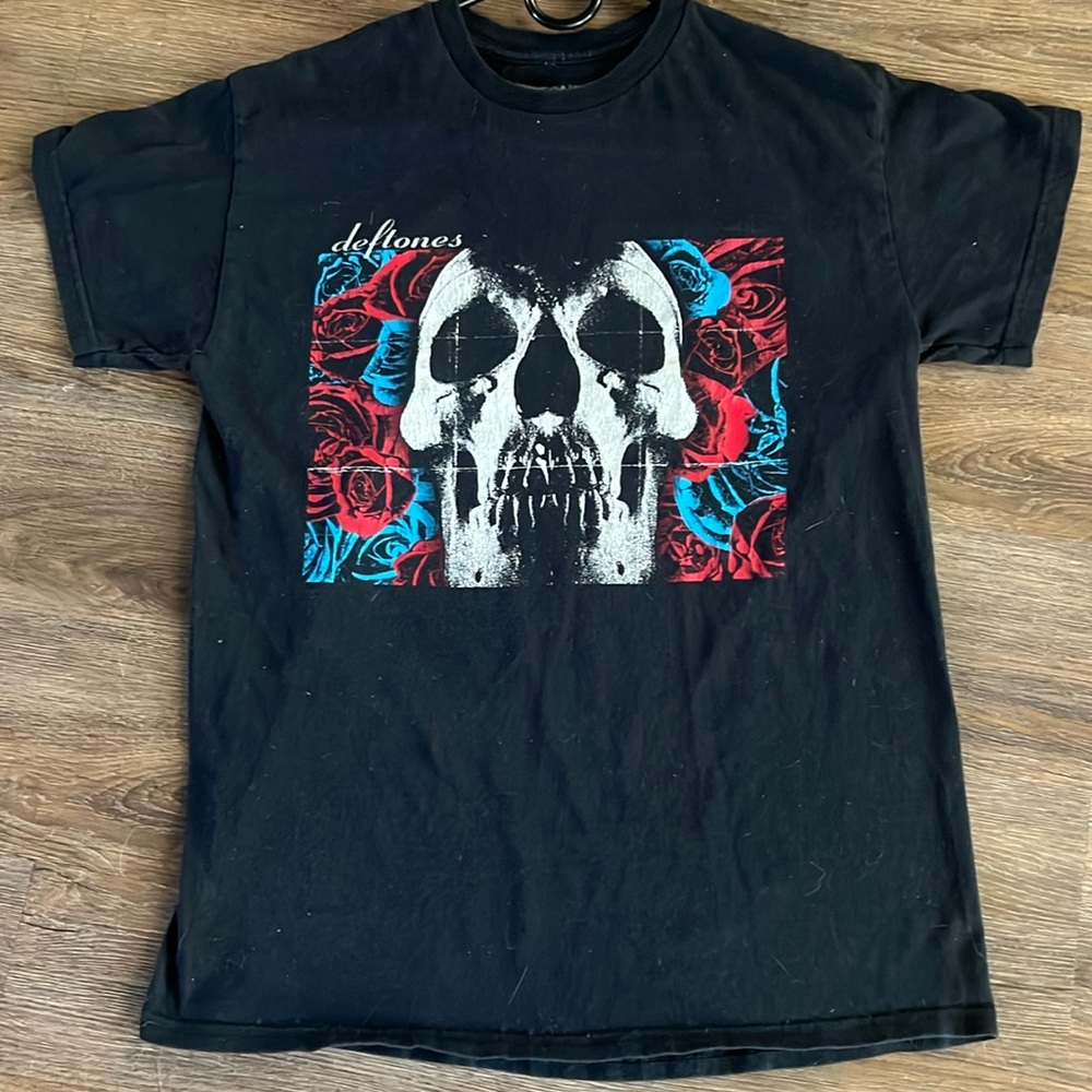 medium black deftones shirt Deftones album